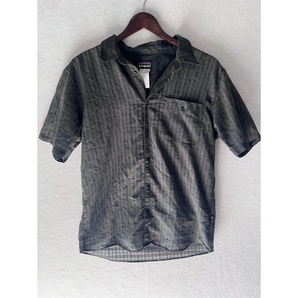 Patagonia Mens Grey Plaid Short Sleeve Button Down Shirt Size Medium Organic